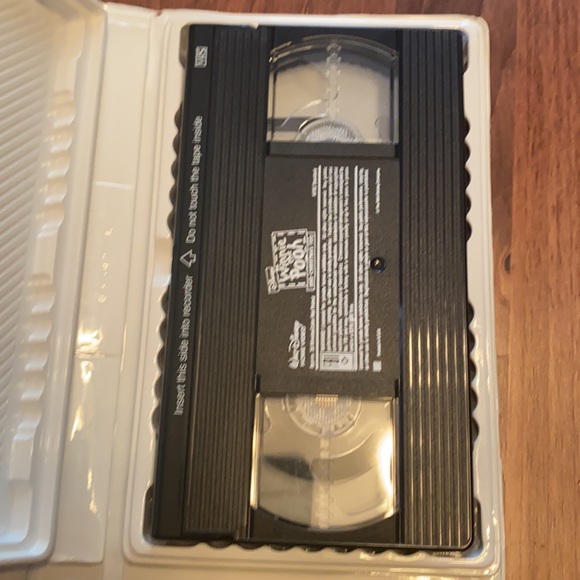 Disney Winnie the Pooh and Christmas too VHS - Picture 3 of 3